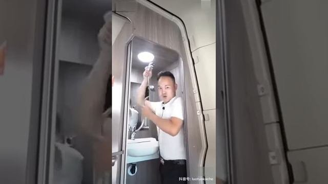 Комфортный китайский грузовик // Байки из Китая