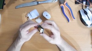 Як це зламано #03 Розбираємо зарядку для айфона A2347 Made in China та шукаємо несправність.