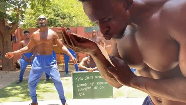 ПОЗДРАВЛЕНИЕ из АФРИКИ для ТЕТИ на ДЕНЬ РОЖДЕНИЯ смотреть онлайн