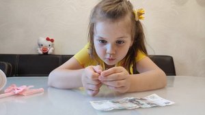 Настя показывает ФОКУСЫ Невероятные разоблачения в КОНЦЕ видео  Nastya life VLOG 0+