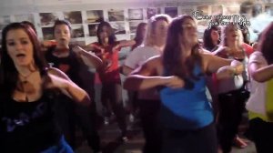 Ο ΤΟΙΧΟΣ ΜΑΣ ΕΝΩΝΕΙ  " ZUMBA STREET DANCING "