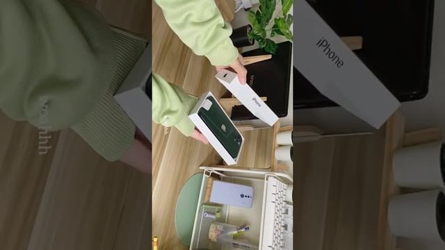 iphone 13 Alpine Green unboxing