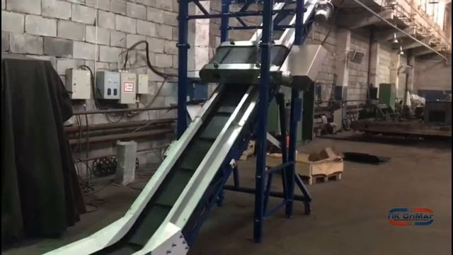 Конвейерная линия с подвесным магнитным сепаратором и ведущим магнитным роликом