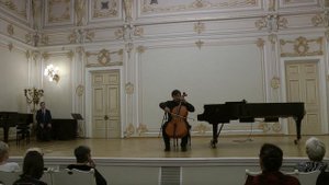 И.С. Бах. Аллеманда и Куранта из сюиты №1 Соль мажор для виолончели solo. Исп. Станислав Лямин.