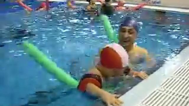 Бассейн. Детская группа от 2 до 3 лет. смотреть онлайн