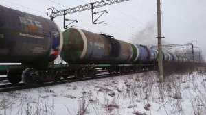 Тепловоз 2ТЭ116-940 с наливным поездом "даёт медведя"