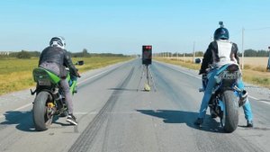 Yamaha R1 vs Suzuki GSX-S vs Honda CBR 1000RR vs Triumph Daytona 955i vs Kawasaki Z1000 RR + BMW e46