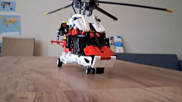 LEGO 42145 CREATOR Airbus H175 Rescue Helicopter with Wheels смотреть онлайн