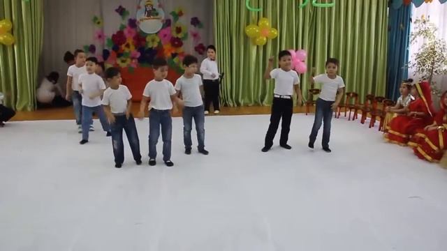 Акжелкен Балабакшасы Ак Сункар тобы Танец Ребят