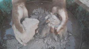 Brown dirt crunch cakes crumbling in foamy water ✔️👌 smashing dipping & crumbling 🤤♥️ satisfying 💯💦