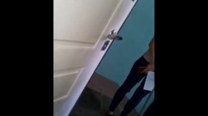 Коллектор пырнул ножом женщину