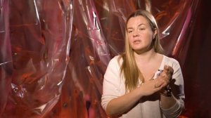 Разделась перед незнакомцами