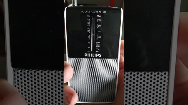 Présentation de la radio Philips AE1530 смотреть онлайн