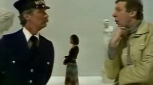 Follow Me BBC Learning 12.(What does she look like)