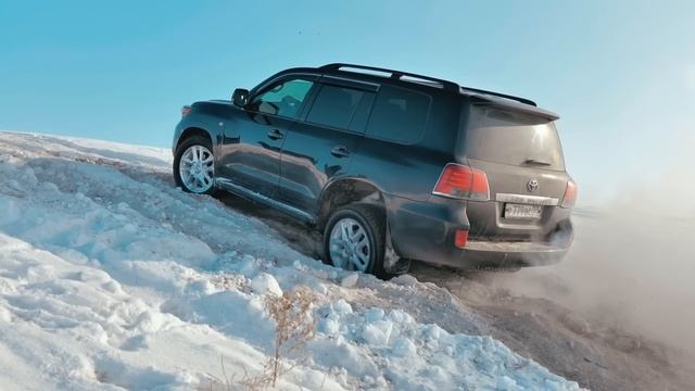 КТО КРУЧЕ? Range Sport vs Mercedes G vs TOYOTA LC200 & LC100 vs Chevy Tahoe смотреть онлайн