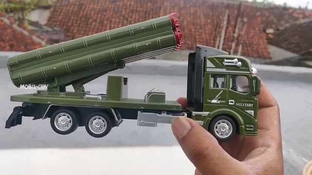 TRUK PETI KEMAS, MOBIL MILITER, AMBULANS, MOBIL PEMADAM KEBAKARAN, TANK BAJA, MOTOR BALAP, BUS