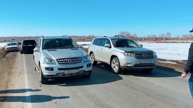 Infiniti FX35 vs BMW X5 vs Lexus RX 400h vs Mercedes ML350 vs Toyota Highlander 3.5 - DRAG RACE смотреть онлайн