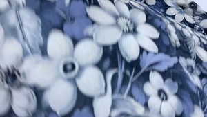 Батист   тёмно-синего цвета с принтом белые  цветы 14009