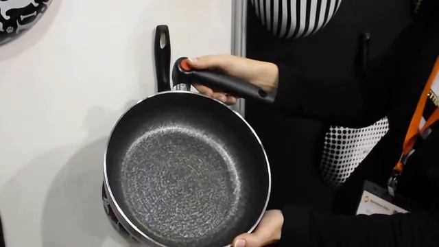 Складная ручка сковородки: эпизод выставки HouseHold Expo 2013