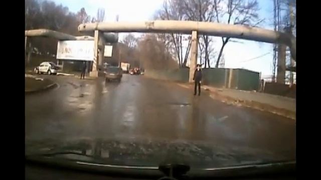 ДЭБИЛЫ ДОРОЖНИКИ смотреть онлайн