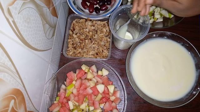How To Make Fruit Parfait-Quick And Healthy Fruit Yogurt Parfait Foe Breakfast