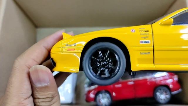 Box Full Of Model Cars / Rolls Royce, Porsche, Jaguar, Lexus, Land Cruiser, Land Rover, Audi, BMW