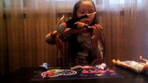 Как сделать для кукол обувь из льохкого пластилина часть 1
