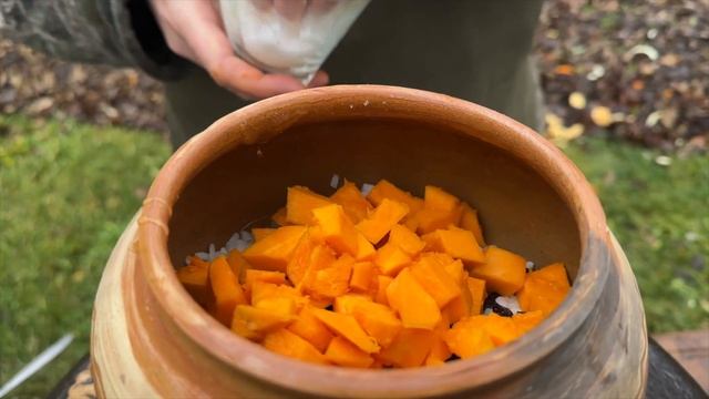 Томление на "вольном духу" в тандыре. Каша с тыквой. Русская кухня в ЭкоТандыре с Олегом Ольховым