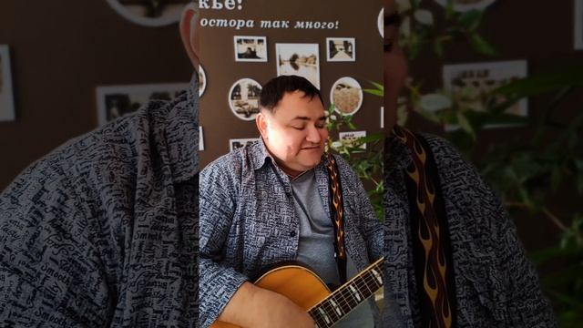 Ночной фонарь и свет луны уставший... #всегдасмузыкойtv #shorts #music #cover #вокалист #живойзвук