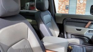 Land Rover Defender 90 2.0 P300 X-Dynamic HSE Auto 4WD 3dr - 2022 71 Reg