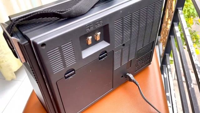 Gấu quá gấu Radio Quân đội National Panasonic RF-2600 Giá 8tr LH: 077.202.0010 смотреть онлайн