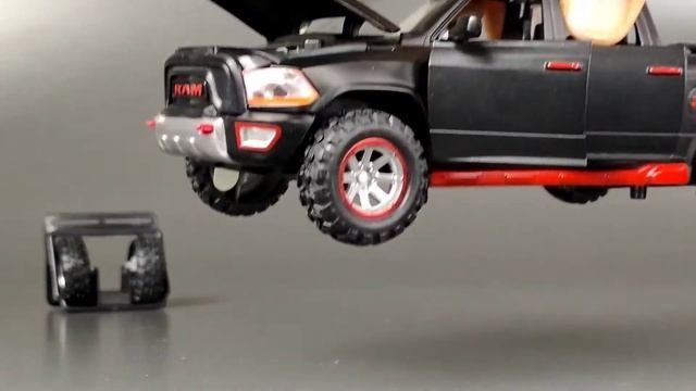 Dodge RAM TRX 1:32 Diecast Car - Myniature