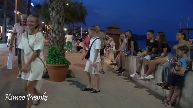 Bushman Prank: Scary Friday Night in Spain смотреть онлайн