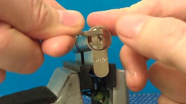 WILKA 6 Pernos Apertura Ganzuabdo смотреть онлайн