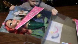 Распаковка игрушки Дисней Принцесса Ариэль для купания Princess Ariel for swimming.