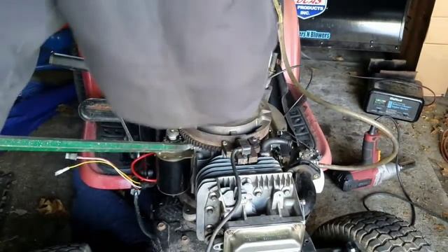 HOW TO REMOVE A FLYWHEEL OFF A RIDING MOWER LAWN TRACTOR BRIGGS KOHLER TECUMSEH ENGINE FAST & EASY смотреть онлайн