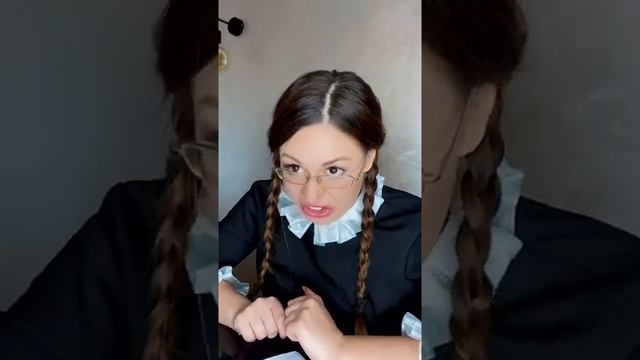 Типичные одноклассницы на контрольной