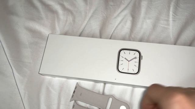 Распаковка Apple Watch 7 45mm Starlight Aluminium Case.Starlight Sport Band.