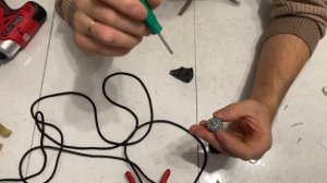 Третья рука для натяжных потолков ремонт механизма #инструмент