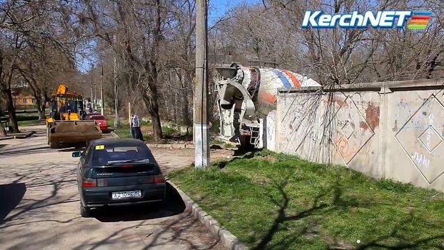 В Керчи огораживают территорию бывшего детского сада смотреть онлайн