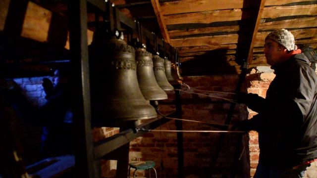 Встреча архиерея колокольным звоном в Юрьевце смотреть онлайн