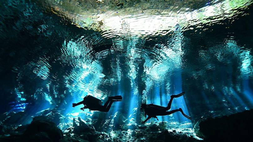 «Подводный мир Дж. Берда» Клаустрофобное погружение в пещеру во Флориде смотреть онлайн