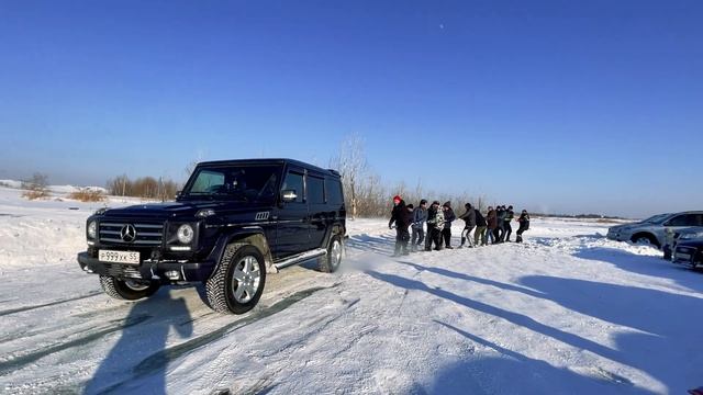 Mercedes Audi BMW перетяг против ЛЮДЕЙ - MENs vs Machine. смотреть онлайн
