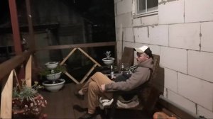 ЮРА С ЛЁШИКОМ ДО ПОЗДНА НА РЫБАЛКЕ, А ПОТОМ ПОЖАРИЛИ НА УГЛЯХ КРАКОВСКУЮ И СОСИСКИ.