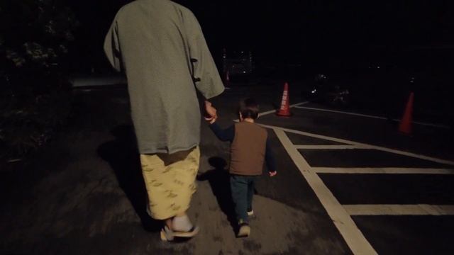 贅沢な温泉宿で癒しの時間！2歳息子との黒川温泉旅行の魅力をお届け【熊本旅vlog】 смотреть онлайн