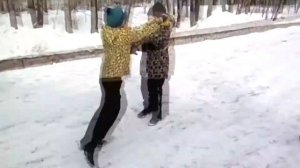 Школьники дерутся,но с музыкой из tf2