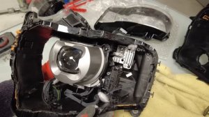 Land Rover Defender L663 Headlight Headlamp Strip Down - Repair / replace Lens Etc