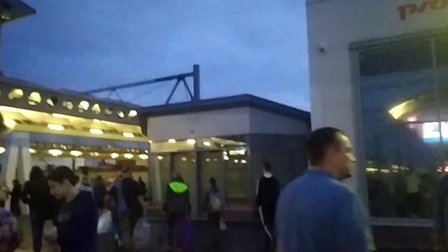 Санкт-Петербург. Поезд №295/296 Таганрог - Санкт-Петербург прибыл на Московский вокзал