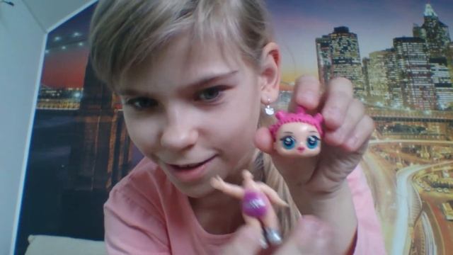 Открываю маленький шар лол поделка (Реакция) Мили смотреть онлайн