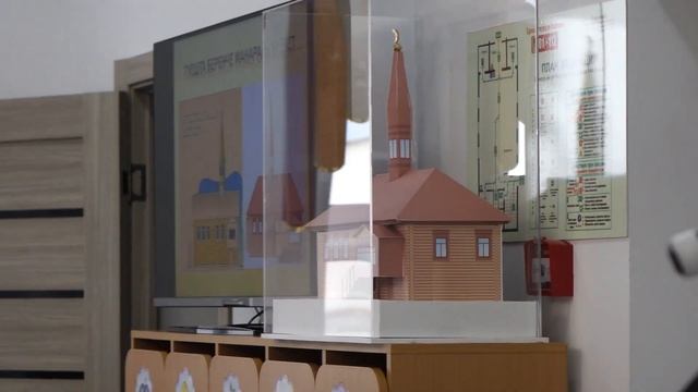 Кукмара шәhәре Туеш мәчететендә “Искә алыйк әле, дуслар, имам муллаларны” исемле искә алу мәҗлесе.